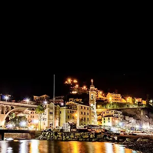 A Due Passi Dal Mare , Sori Italia