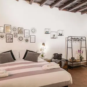 https://crisogono-apartments-trastevere.it-romehotels.com